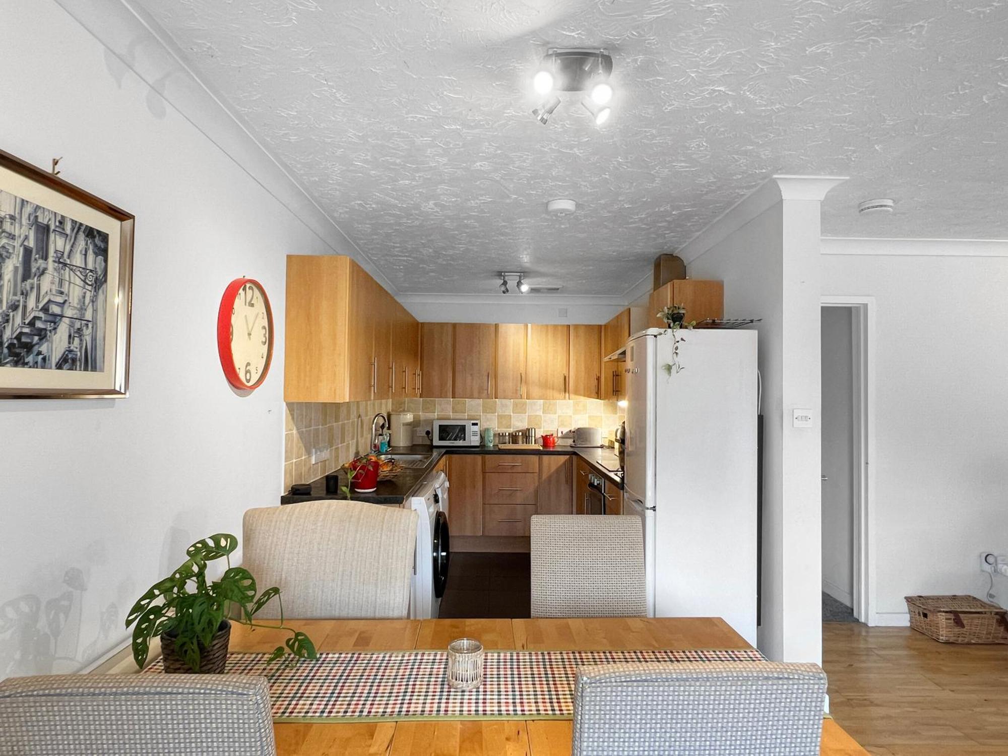 Casa Di Qeis A Double Bedroom Ground Floor Flat With Free Parking *